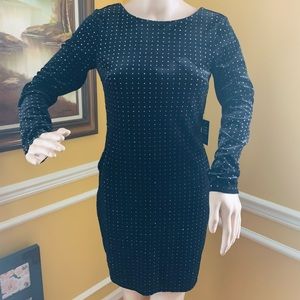 BEAUTIFUL NEW BACKLESS EXPRESS DRESS SIZE SMALL